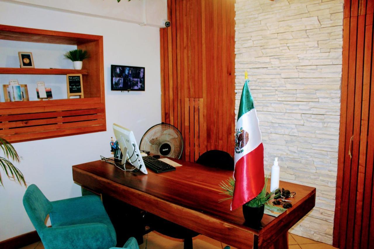 Hostal & Suites Pata De Perro Bacalar Exteriör bild