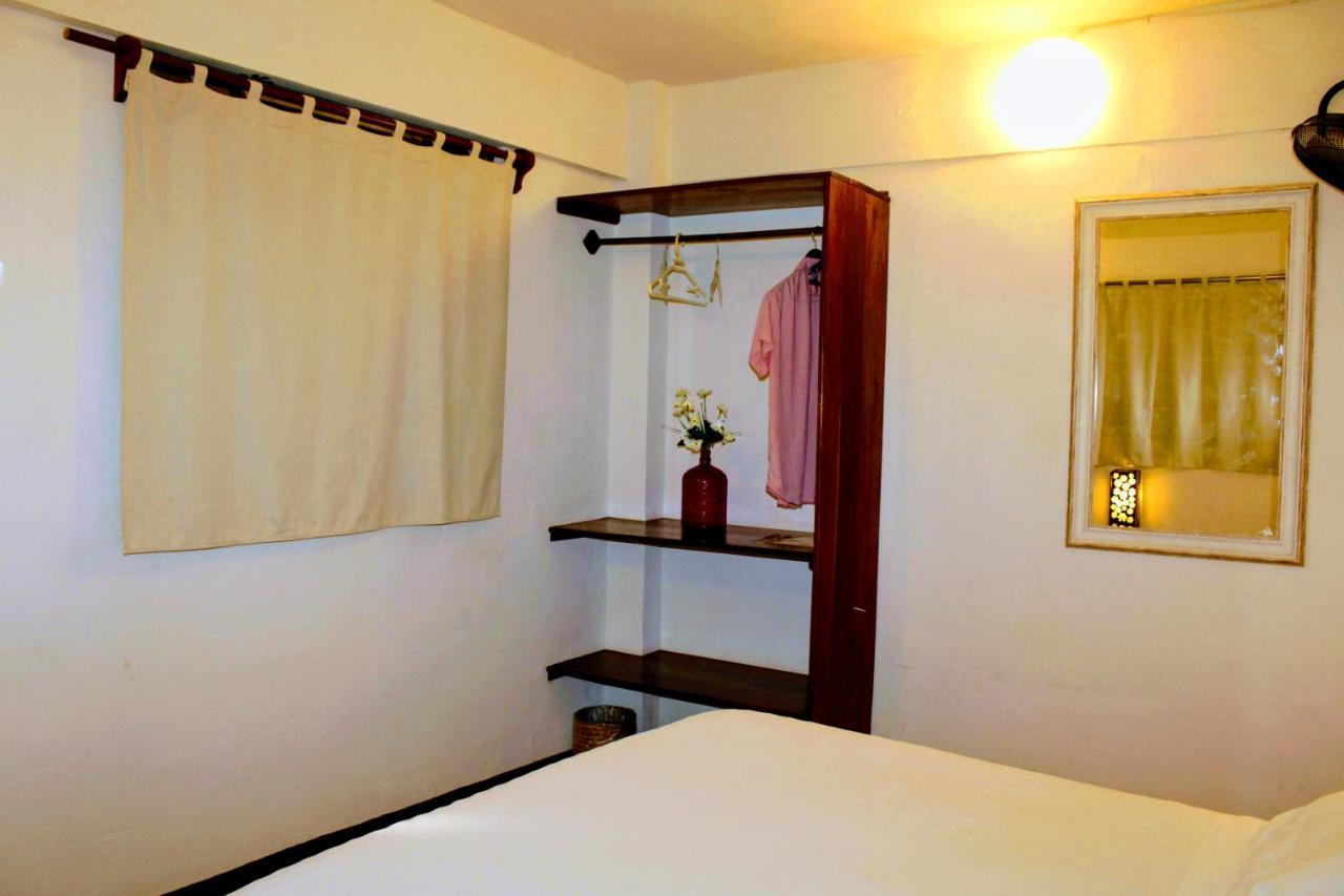 Hostal & Suites Pata De Perro Bacalar Exteriör bild